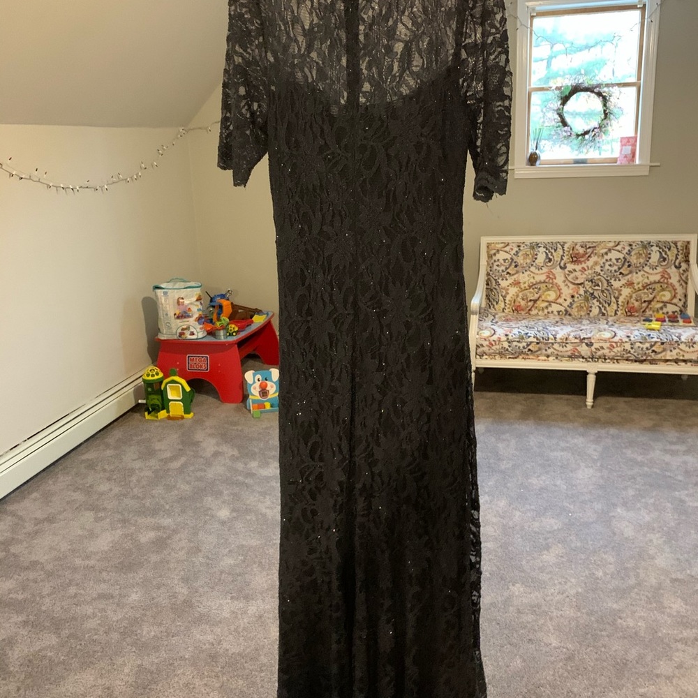 Ladies size 10/12 gown